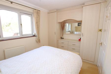 6 bedroom Detached house for sale in Reedhill, West Hunsbury