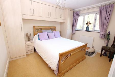 6 bedroom Detached house for sale in Reedhill, West Hunsbury