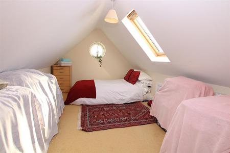 6 bedroom Detached house for sale in Reedhill, West Hunsbury