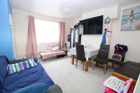 2 bedroom Terraced House for sale in Dorset Gardens, Kingsthorpe