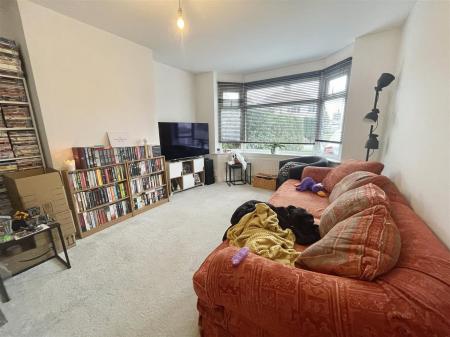 3 bedroom Semi-detached house for sale in Fareham Avenue, Rugby