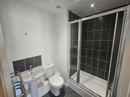 2 bedroom Flat to let in Broad Street, Northampton, NN1