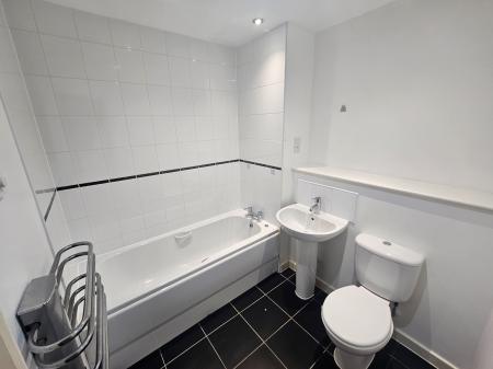 2 bedroom Flat to let in Broad Street, Northampton, NN1