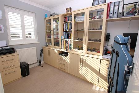 3 bedroom End of terrace house for sale in Butts Croft Close, East Hunsbury