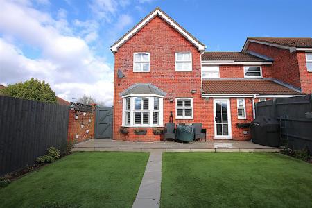 3 bedroom End of terrace house for sale in Butts Croft Close, East Hunsbury