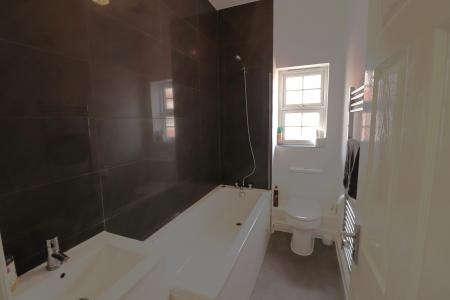 2 bedroom Flat to let in Scholars Court, Town Centre, Northampton, NN1