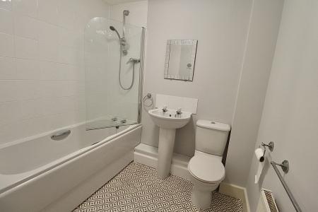 1 bedroom Flat to let in 22 Henry Bird Way, Southbridge, Northampton, NN4