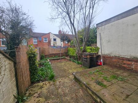 2 bedroom Terraced House to let in Essex Street, Semilong, Northampton, NN2