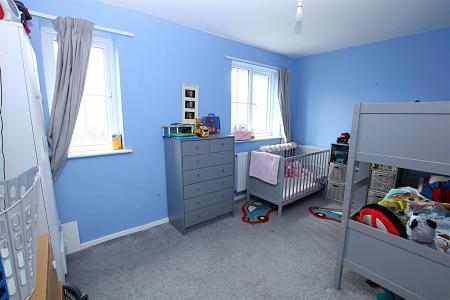 2 bedroom Semi-detached house for sale in Hill Fort Close, West Hunsbury