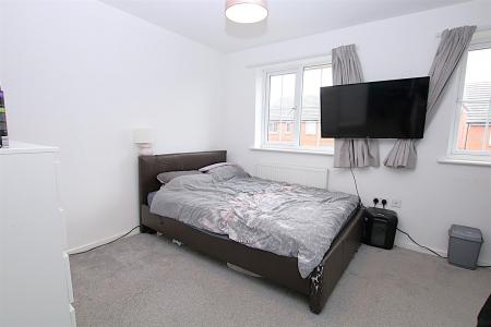 2 bedroom Semi-detached house for sale in Hill Fort Close, West Hunsbury