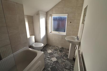 2 bedroom Terraced House for sale in INVESTORS, 6.4% return, Hervey Street, Northampton