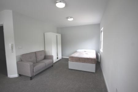 1 bedroom Studio flat to let in Duncan Close, Moulton Park, Northampton, NN3