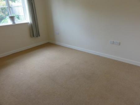 2 bedroom Flat to let in Manning Road, Moulton, NN3