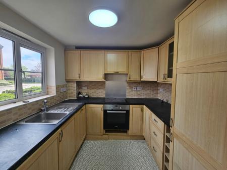 2 bedroom Flat to let in Manning Road, Moulton, NN3