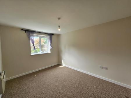 2 bedroom Flat to let in Manning Road, Moulton, NN3