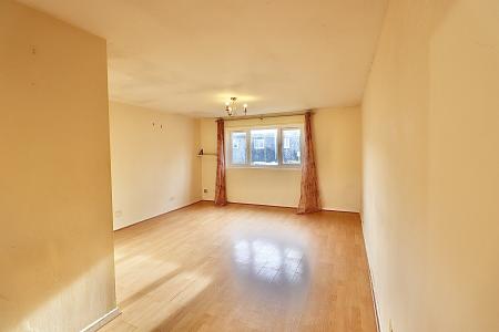 2 bedroom Flat to let in Great Holme Court, Thorplands, Northampton, NN3