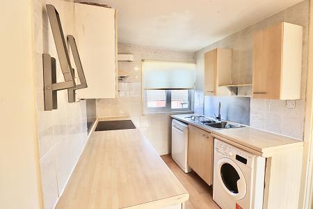 2 bedroom Flat to let in Great Holme Court, Thorplands, Northampton, NN3