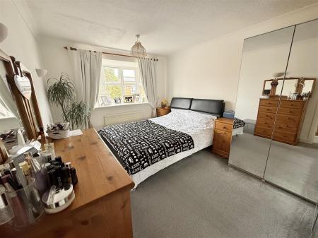 4 bedroom Detached house for sale in Wych-Elm Close, Rugby