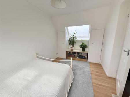 4 bedroom Detached house for sale in Wych-Elm Close, Rugby