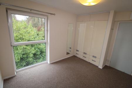 1 bedroom Flat to let in Landcross Drive, Abington, Northampton, NN3