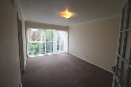 1 bedroom Flat to let in Landcross Drive, Abington, Northampton, NN3