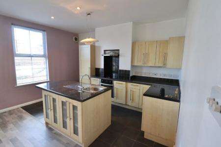 1 bedroom Flat to let in Abington Avenue, Abington, Northampton, NN1