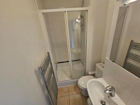 1 bedroom Flat to let in Abington Avenue, Abington, Northampton, NN1