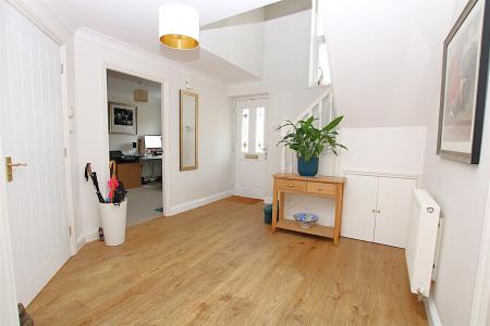 4 bedroom Detached house for sale in Pioneer Close, Wootton