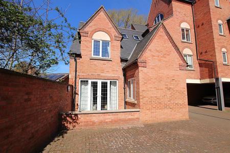 2 bedroom Flat for sale in Leicester Street, The Mounts