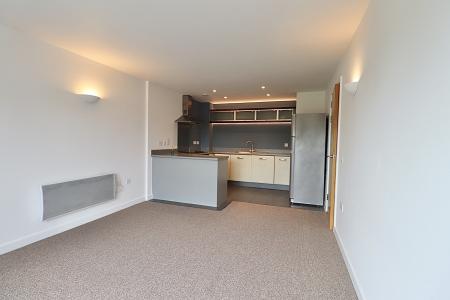 2 bedroom Flat to let in Alpha House, Town Centre
