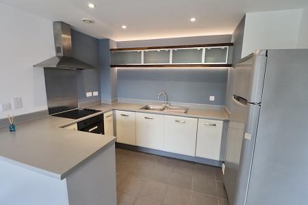 2 bedroom Flat to let in Alpha House, Town Centre