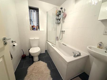 2 bedroom Flat for sale in Hillmorton Road, Rugby