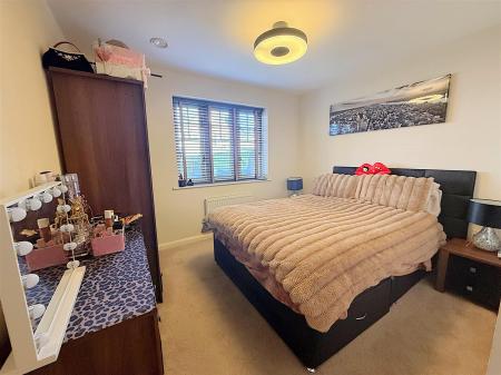 2 bedroom Flat for sale in Hillmorton Road, Rugby