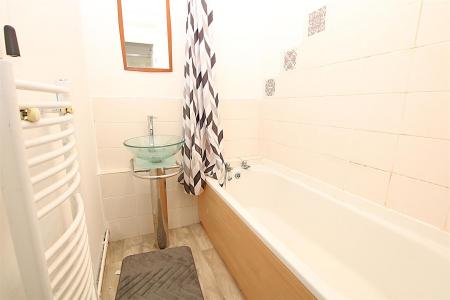 2 bedroom Flat for sale in Camborne Close, Northampton