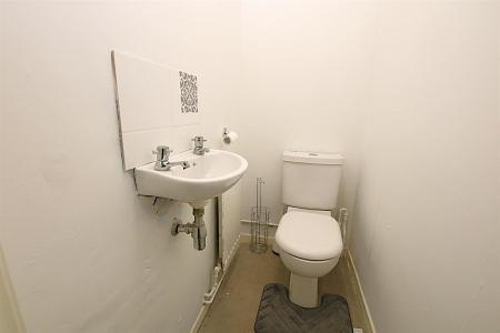 2 bedroom Flat for sale in Camborne Close, Northampton