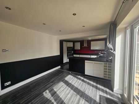 3 bedroom Semi-detached house to let in Muncaster Gardens, East Hunsbury, Northampton, NN4