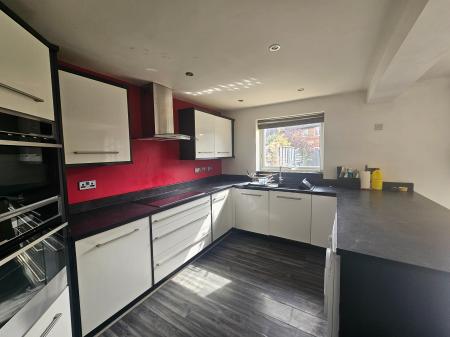 3 bedroom Semi-detached house to let in Muncaster Gardens, East Hunsbury, Northampton, NN4