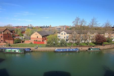 2 bedroom Flat for sale in Lion Court, Northampton