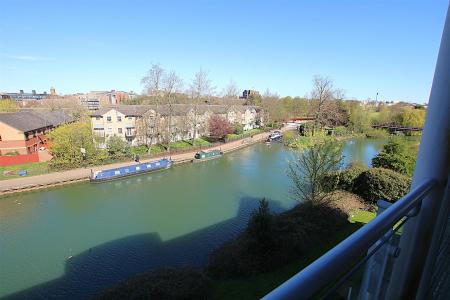 2 bedroom Flat for sale in Lion Court, Northampton