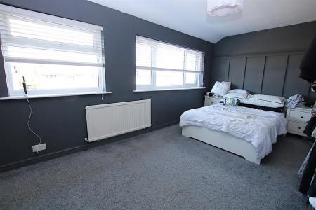 2 bedroom Semi-detached house for sale in Greenaway Close, Blisworth