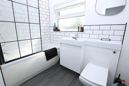 2 bedroom Semi-detached house for sale in Greenaway Close, Blisworth