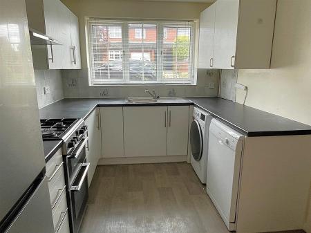 4 bedroom Semi-detached house to let in Wildern Lane, East Hunsbury, Northampton, NN4