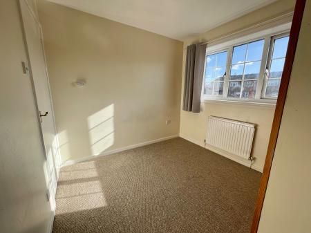 4 bedroom Semi-detached house to let in Wildern Lane, East Hunsbury, Northampton, NN4