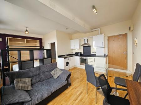 1 bedroom Flat to let in 78 Cowper Street, Abington, Northampton, NN1