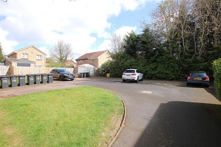 1 bedroom Flat for sale in Studio Apartment, Downwood Close