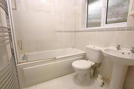 2 bedroom Detached bungalow for sale in Lindale Close, Spinney Hill