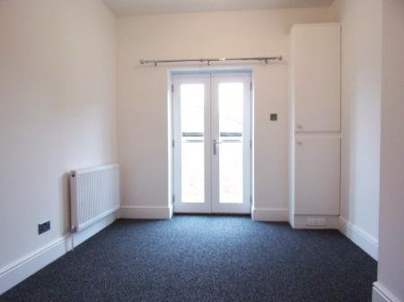 2 bedroom Flat to let in Derngate, Northampton, NN1