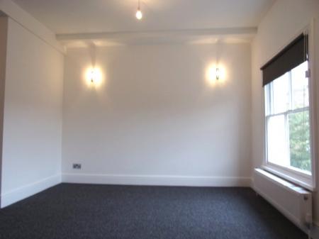 2 bedroom Flat to let in Derngate, Northampton, NN1