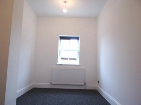2 bedroom Flat to let in Derngate, Northampton, NN1