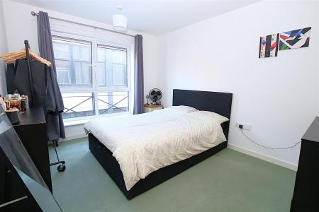 1 bedroom Flat for sale in Apartment with Private Terrace, Northampton